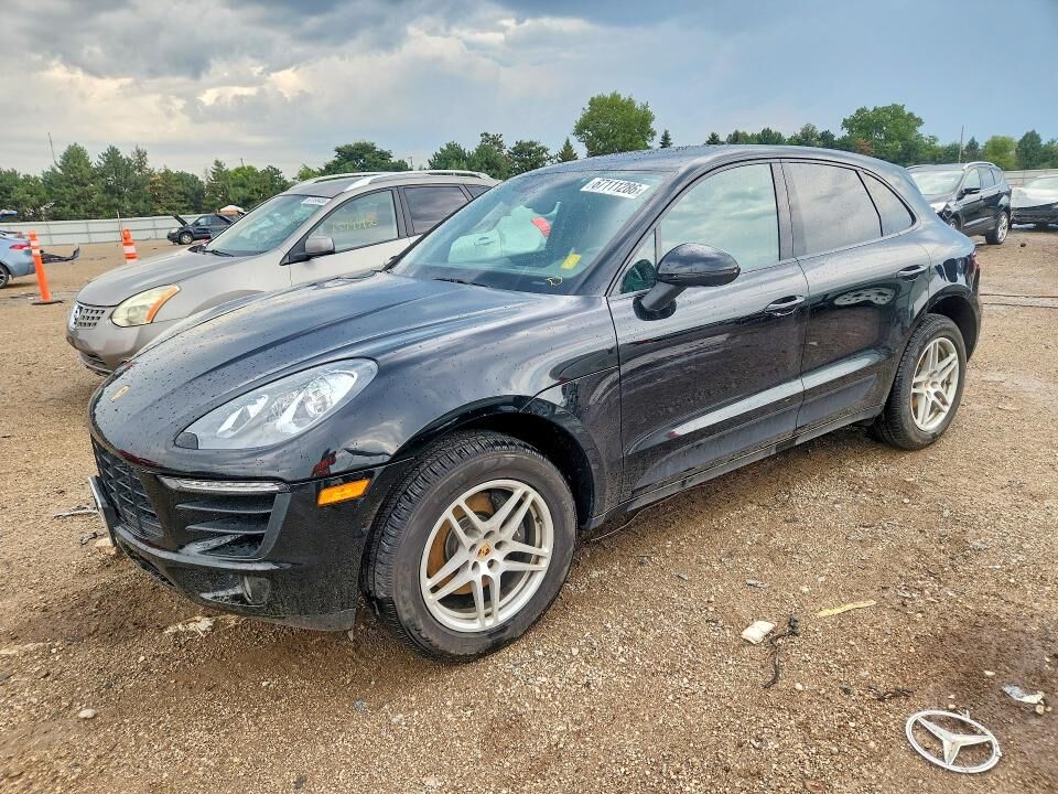 2017 PORSCHE Macan