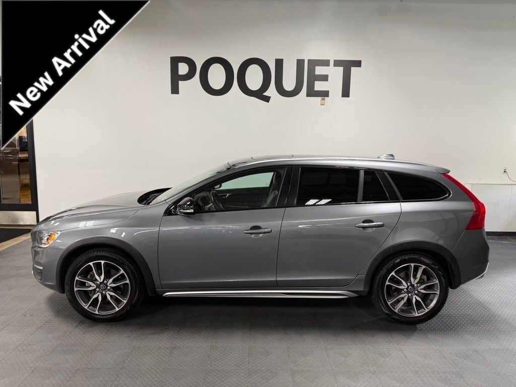 2016 VOLVO V60CC