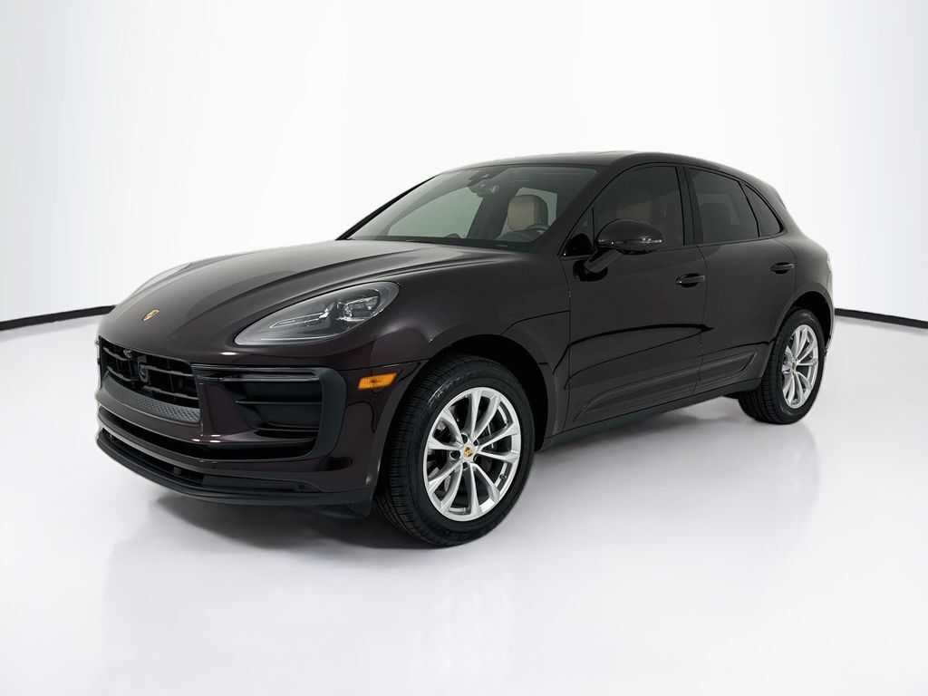 2025 PORSCHE Macan