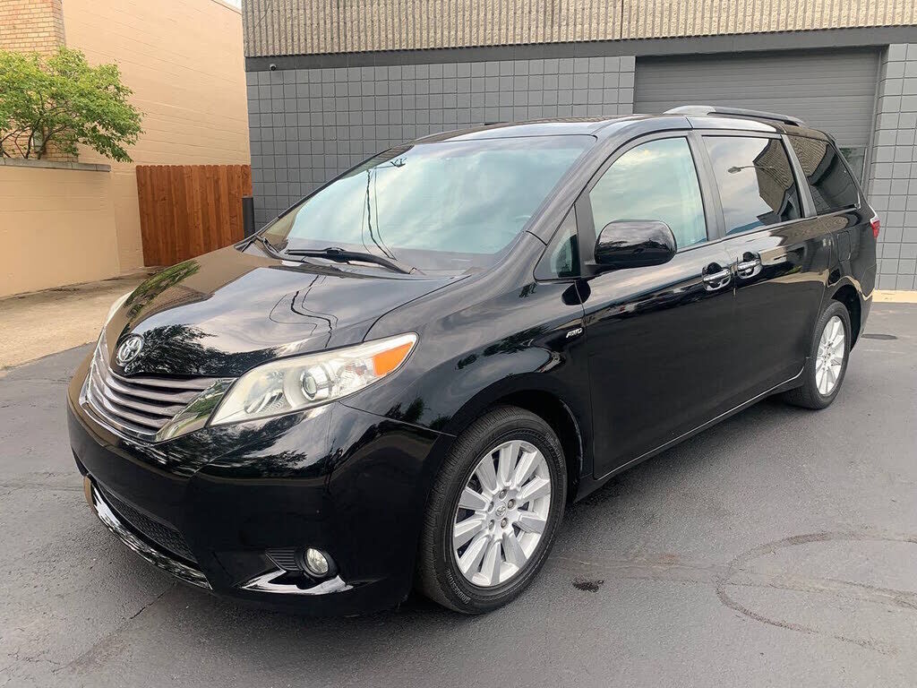 2017 TOYOTA Sienna