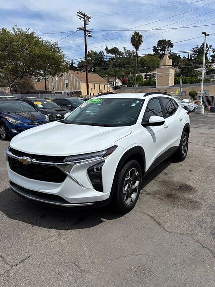 2024 CHEVROLET Trax