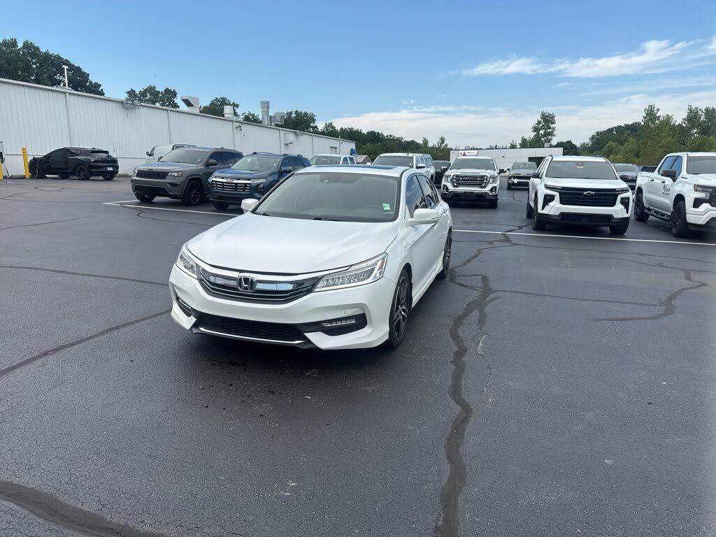 2017 HONDA Accord