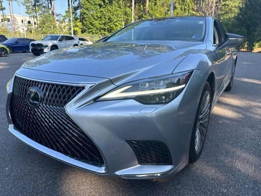 2022 LEXUS LS