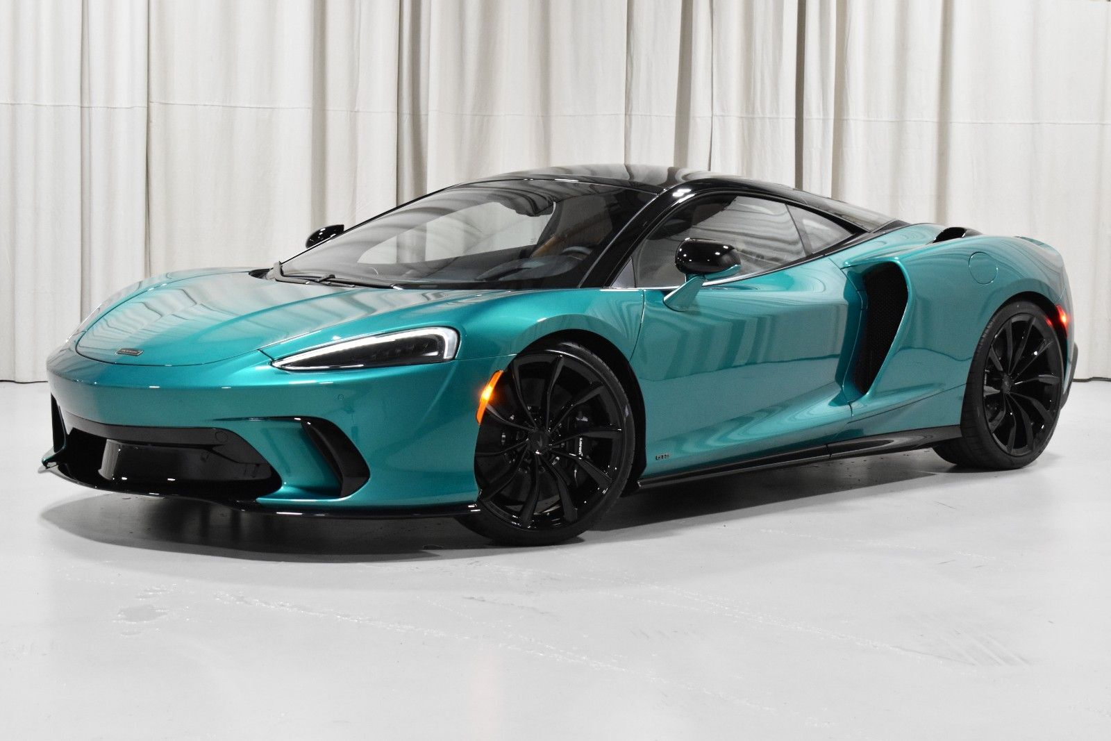 2027 MCLAREN GTS