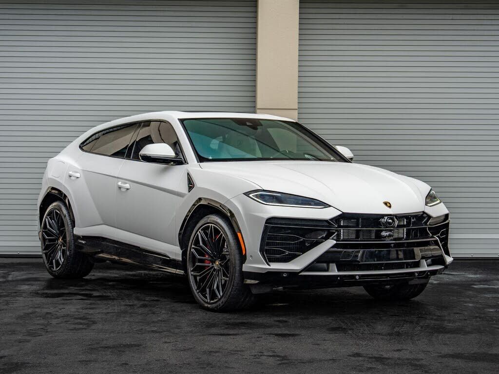 2025 LAMBORGHINI URUS