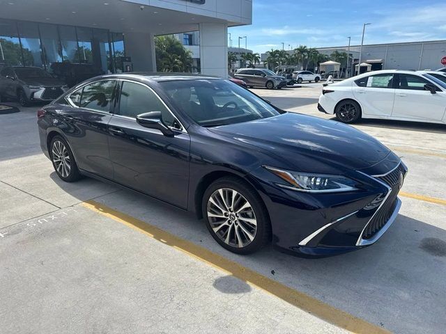 2019 LEXUS ES