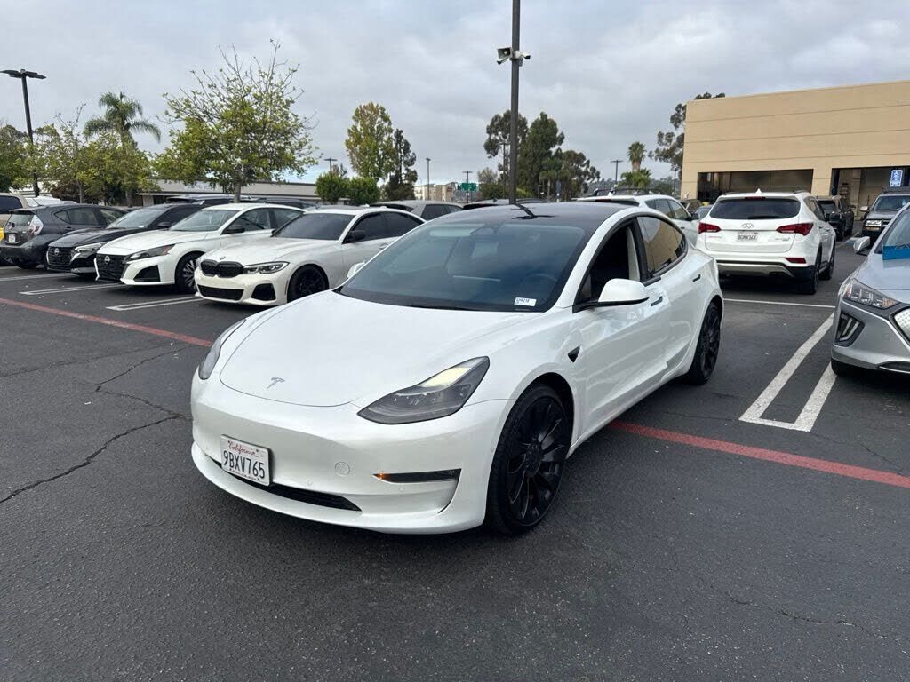 2022 TESLA Model 3