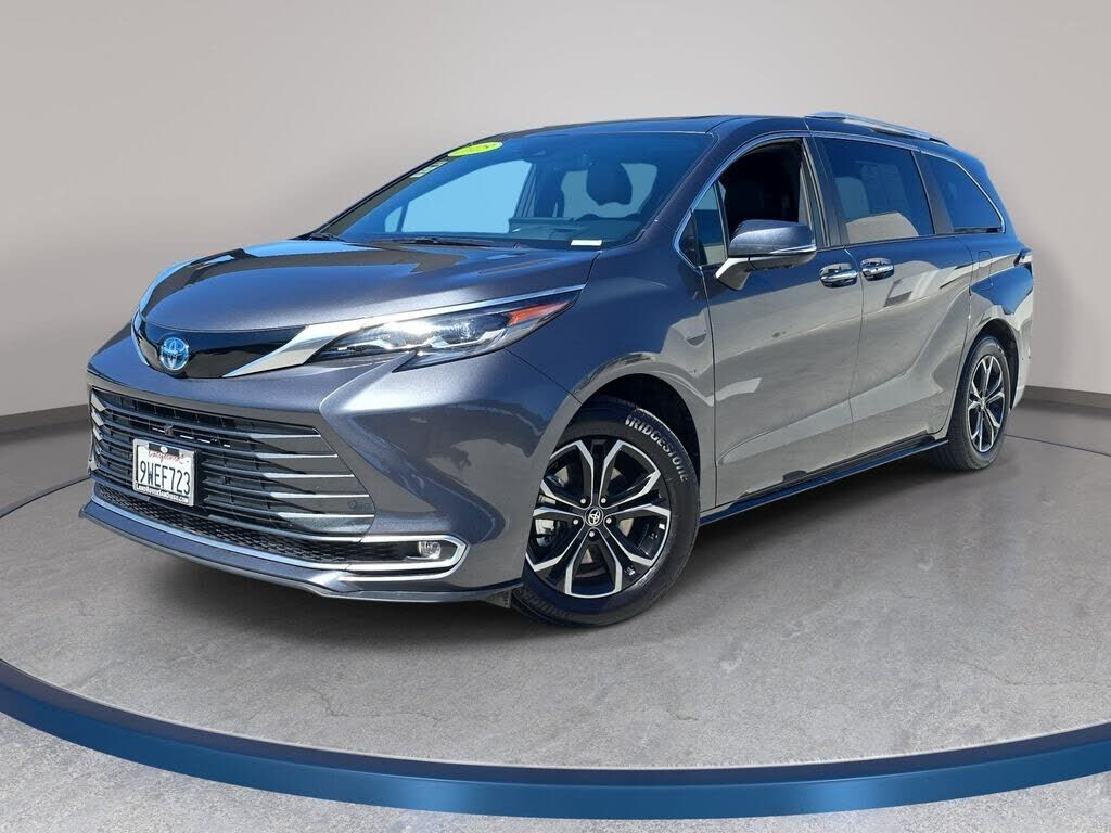 2025 TOYOTA Sienna