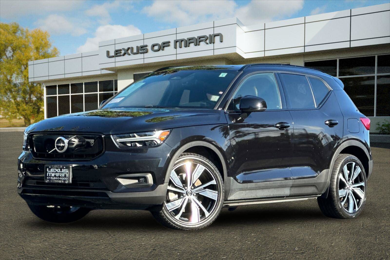 2021 VOLVO XC40