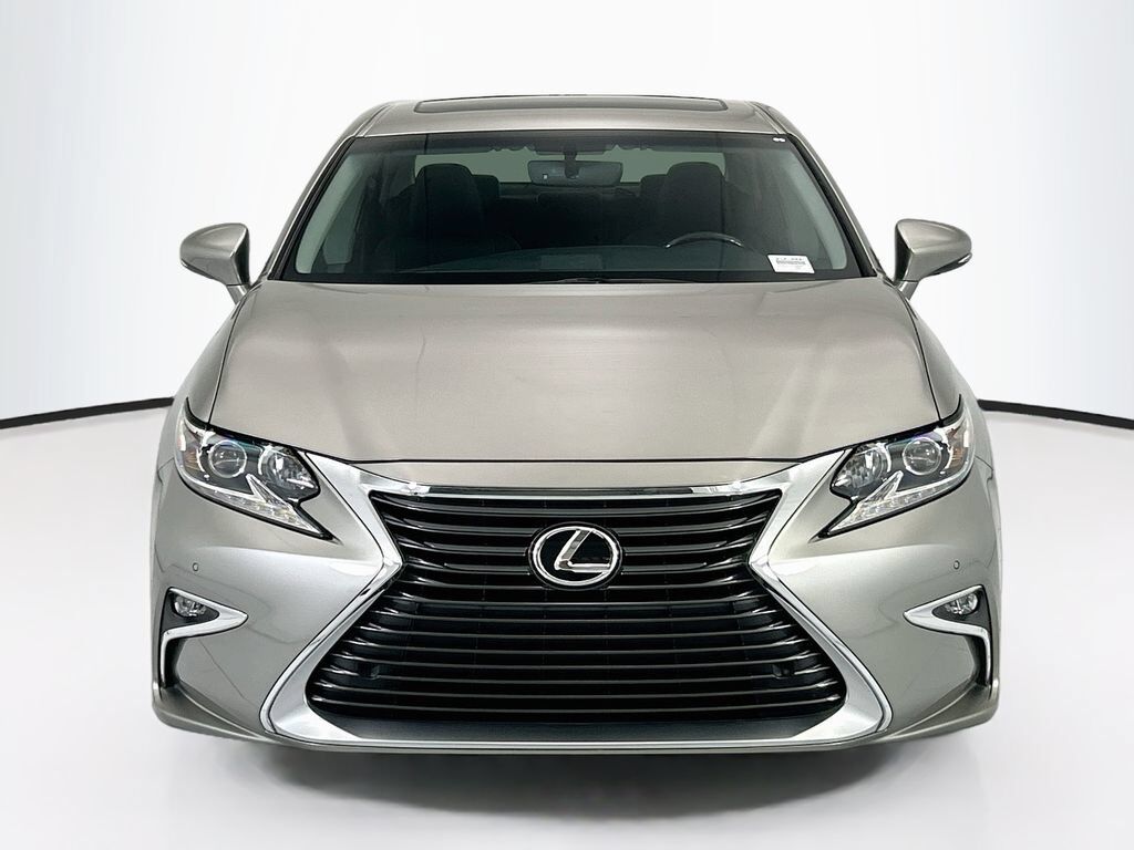 2016 Lexus ES