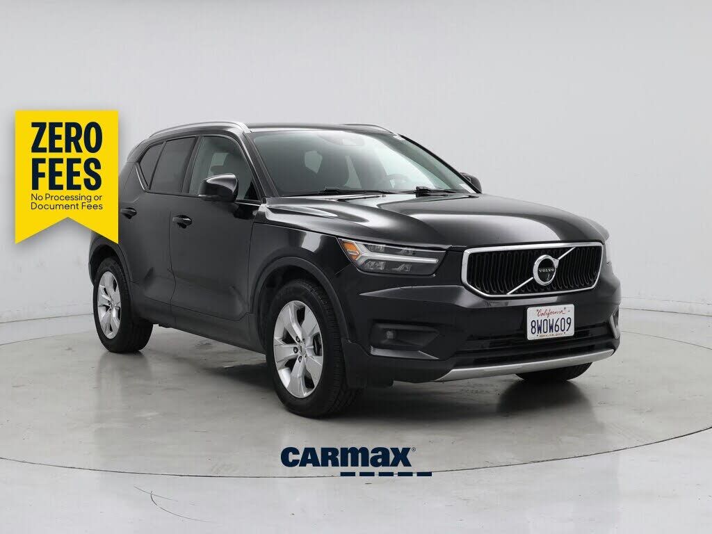 2021 VOLVO XC40