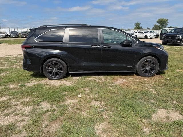 2021 TOYOTA Sienna