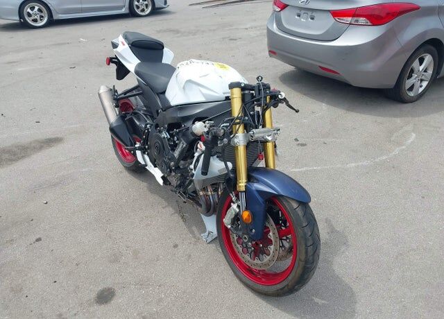2025 SUZUKI GSX-R750