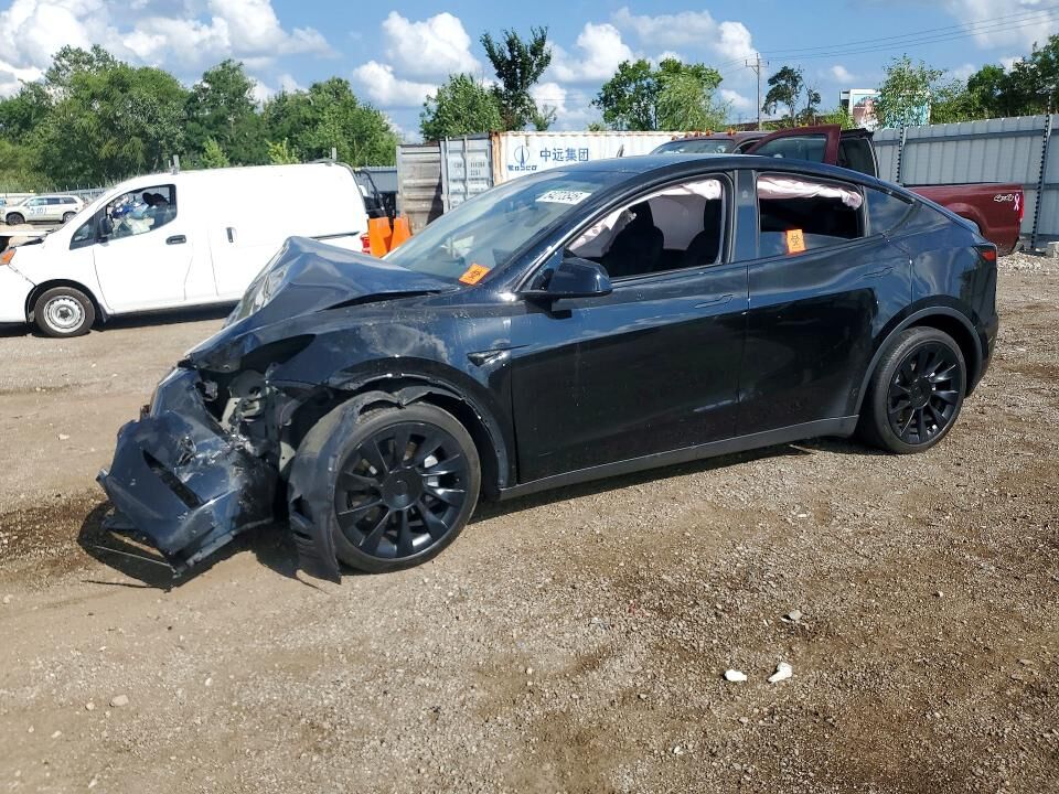 2024 TESLA Model Y