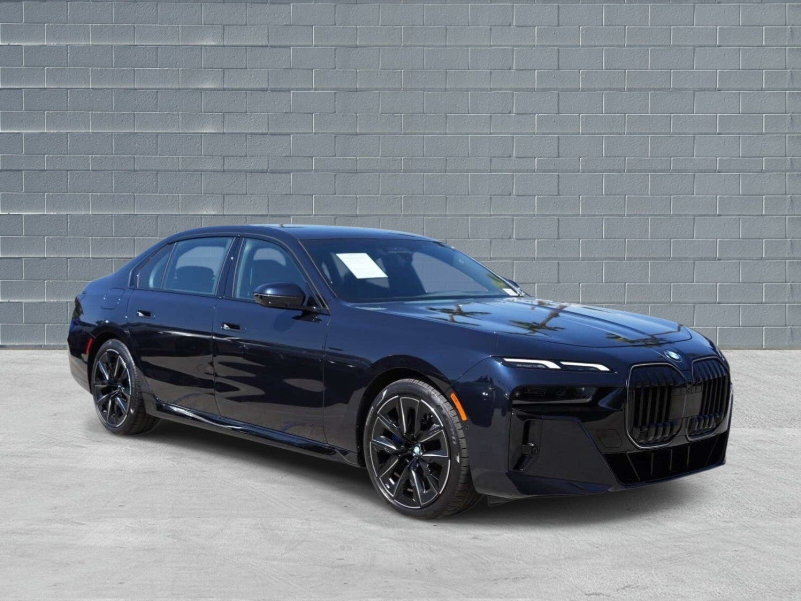 2025 BMW 740i