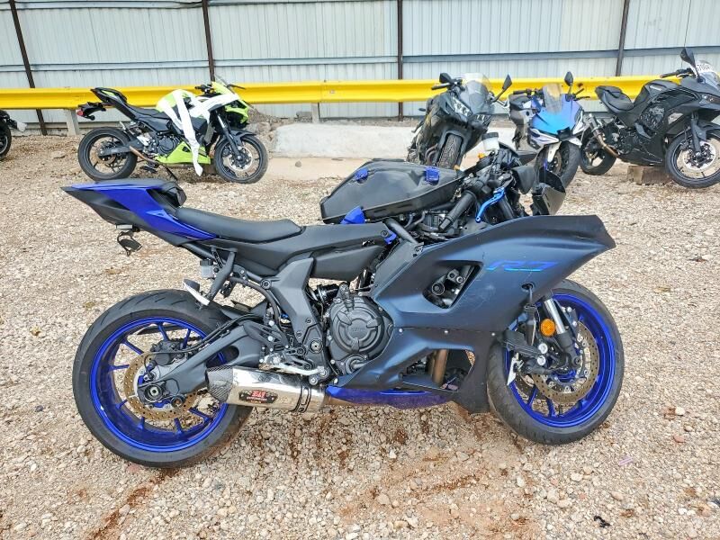 2023 YAMAHA R7