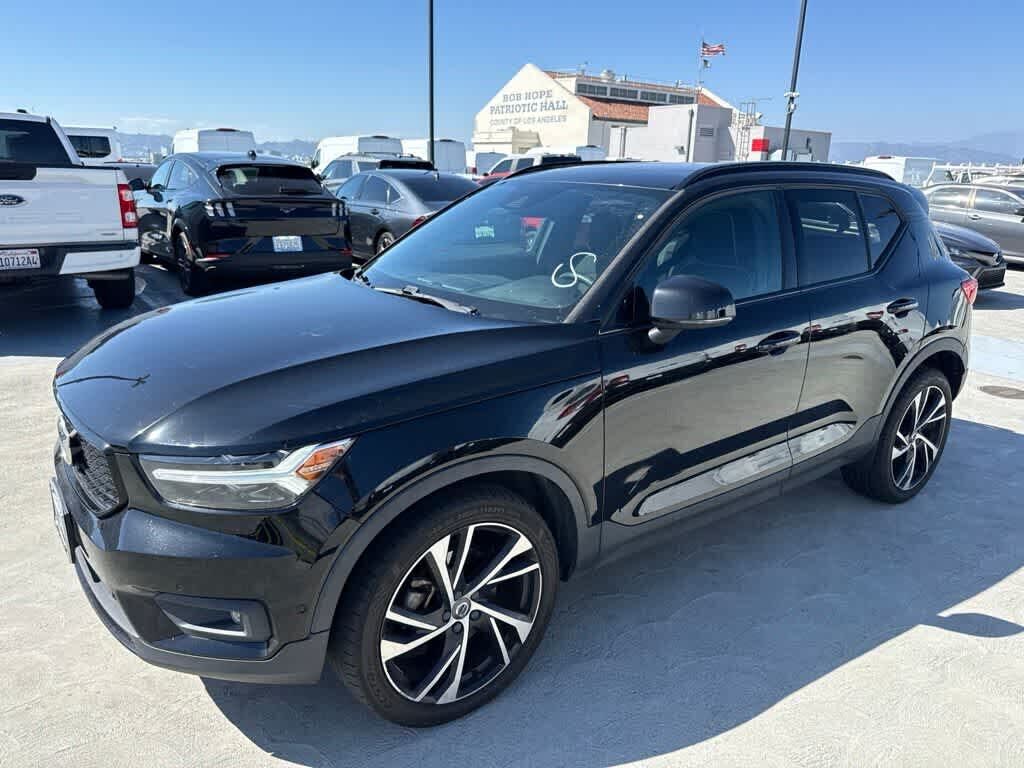2019 VOLVO XC40