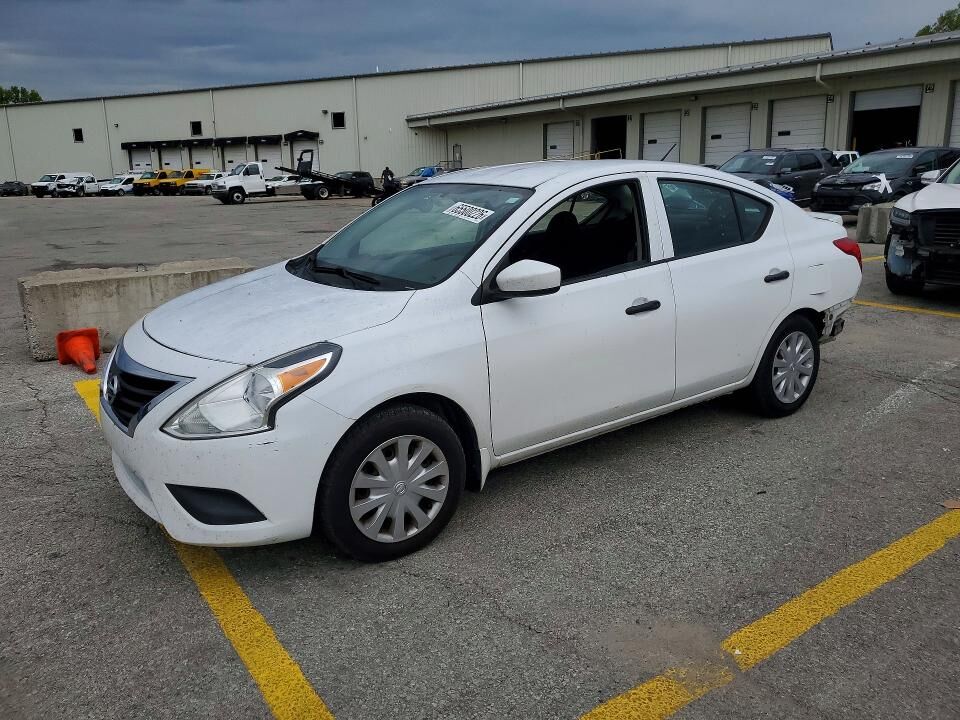 2016 NISSAN Versa