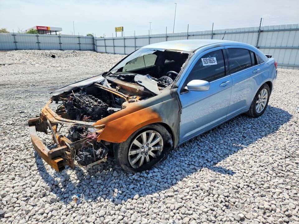 2013 CHRYSLER 200