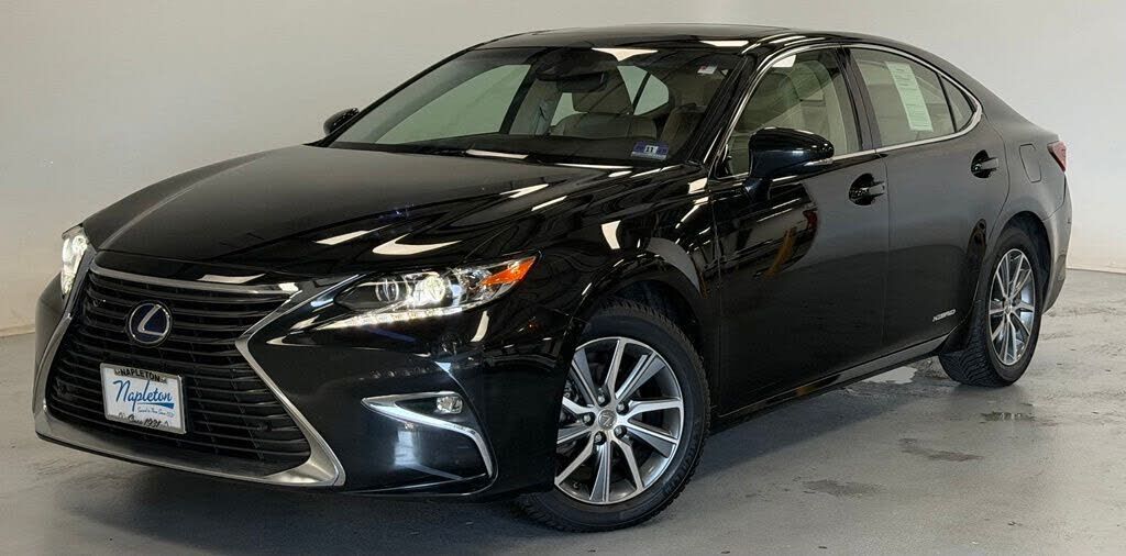 2017 LEXUS ES