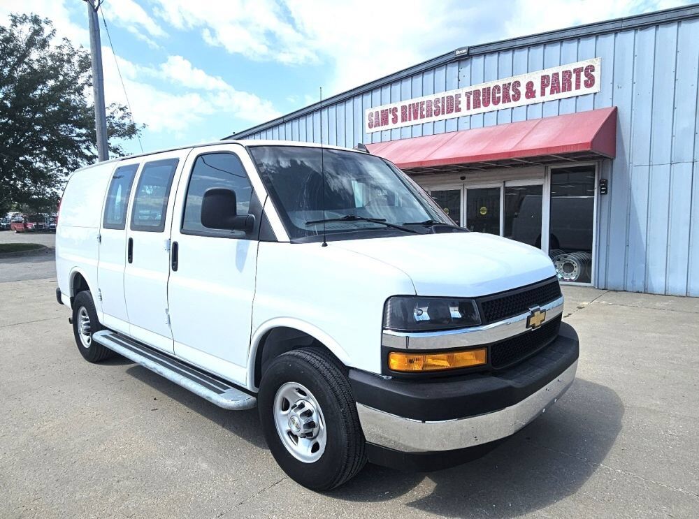 2023 CHEVROLET Express