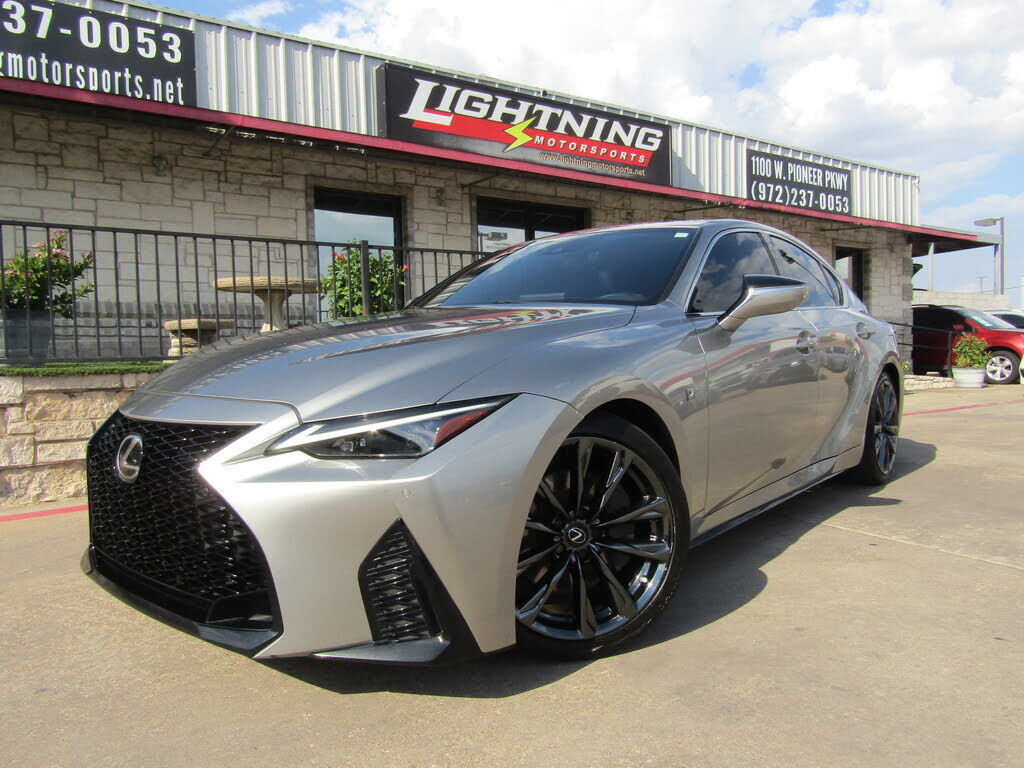 2021 LEXUS IS