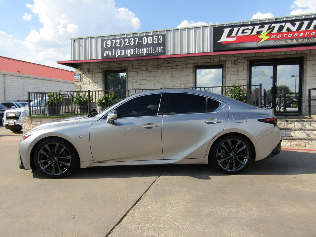 2021 Lexus IS
