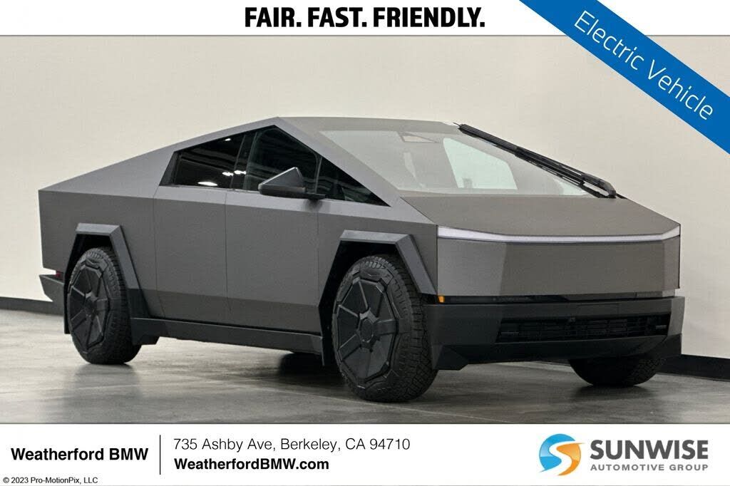 2024 TESLA Cybertruck