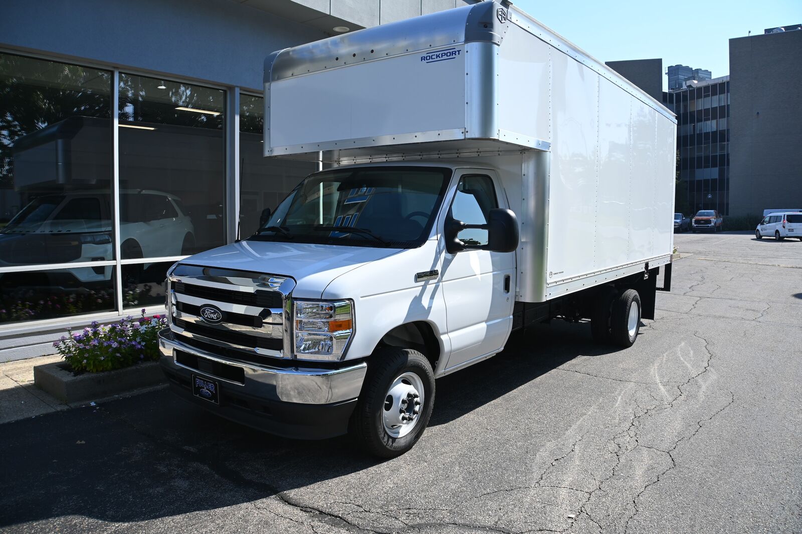 2027 FORD E-450