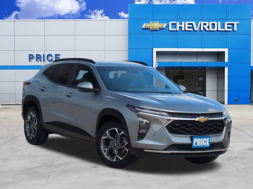 2025 CHEVROLET Trax
