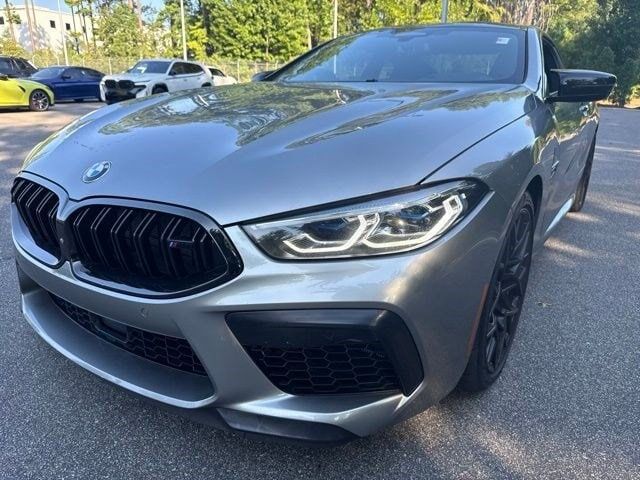 2022 BMW M8