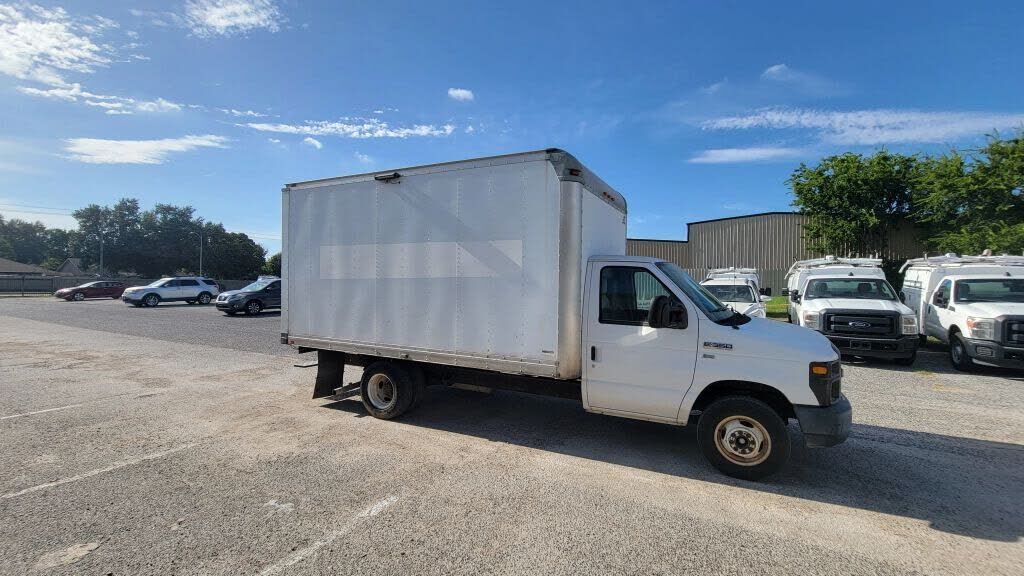 2013 FORD E-350
