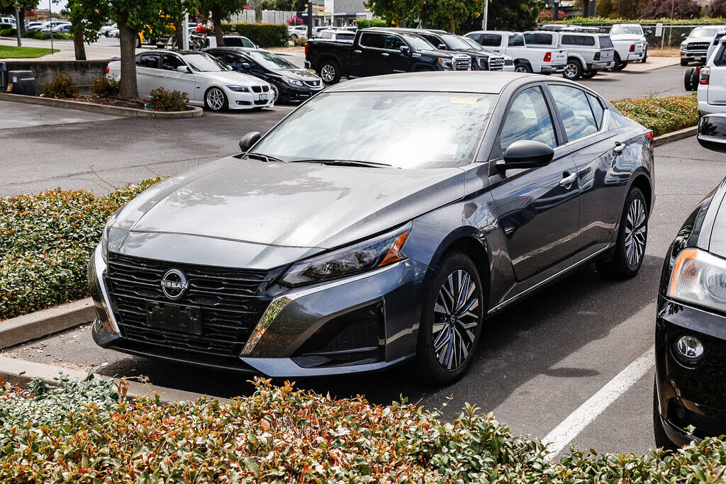 2025 NISSAN Altima