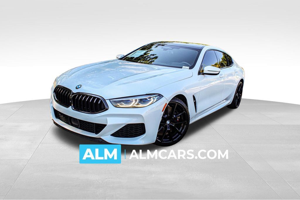 2022 BMW M8