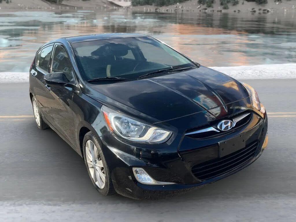 2012 HYUNDAI Accent
