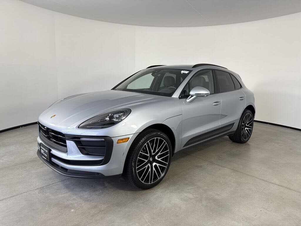 2024 PORSCHE Macan