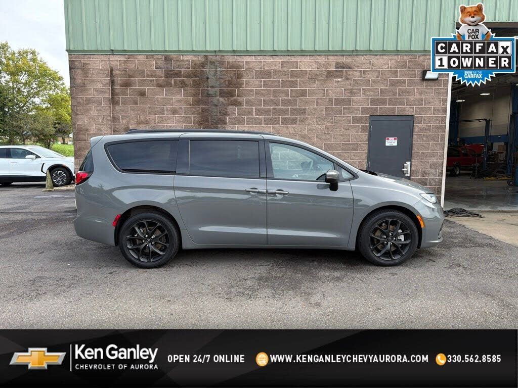 2023 CHRYSLER Pacifica