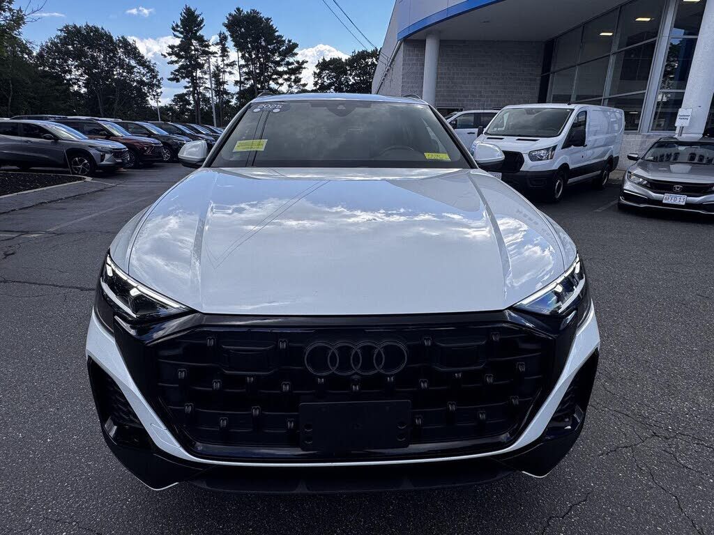 2025 Audi Q8