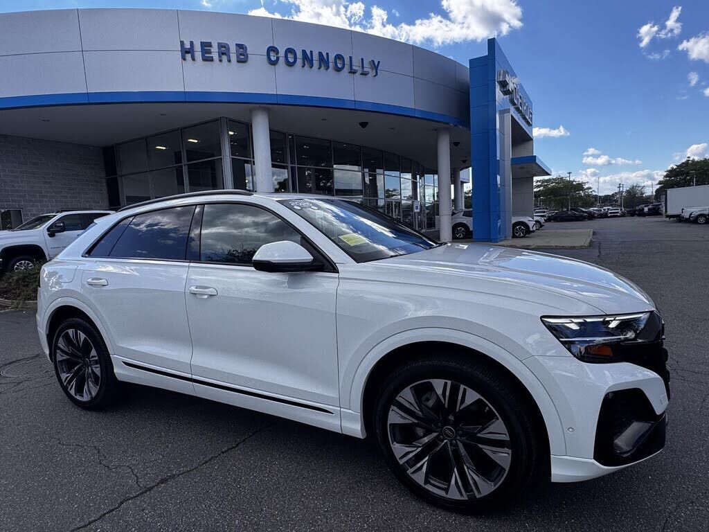 2025 AUDI Q8
