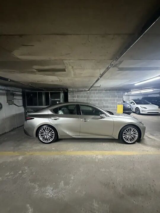 2021 Lexus IS