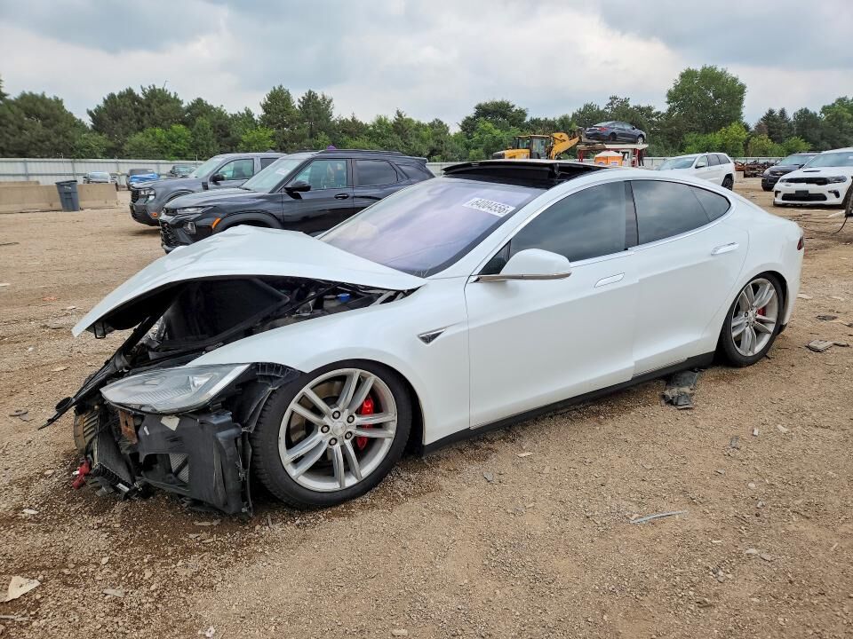 2015 TESLA Model S