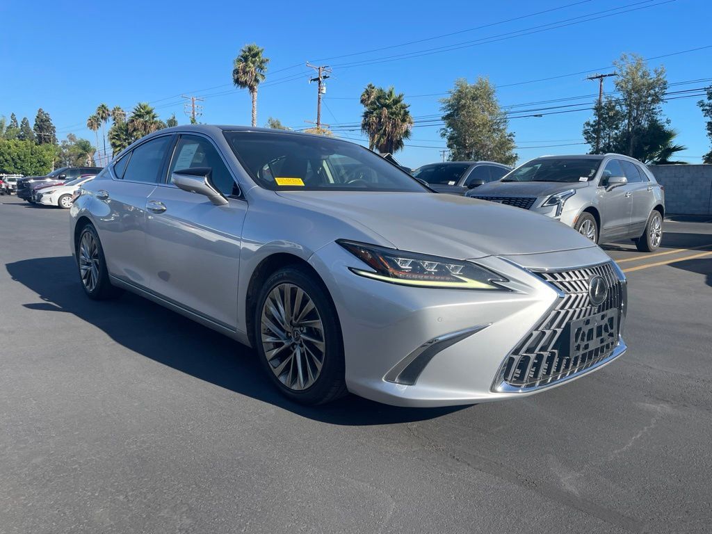 2019 LEXUS ES