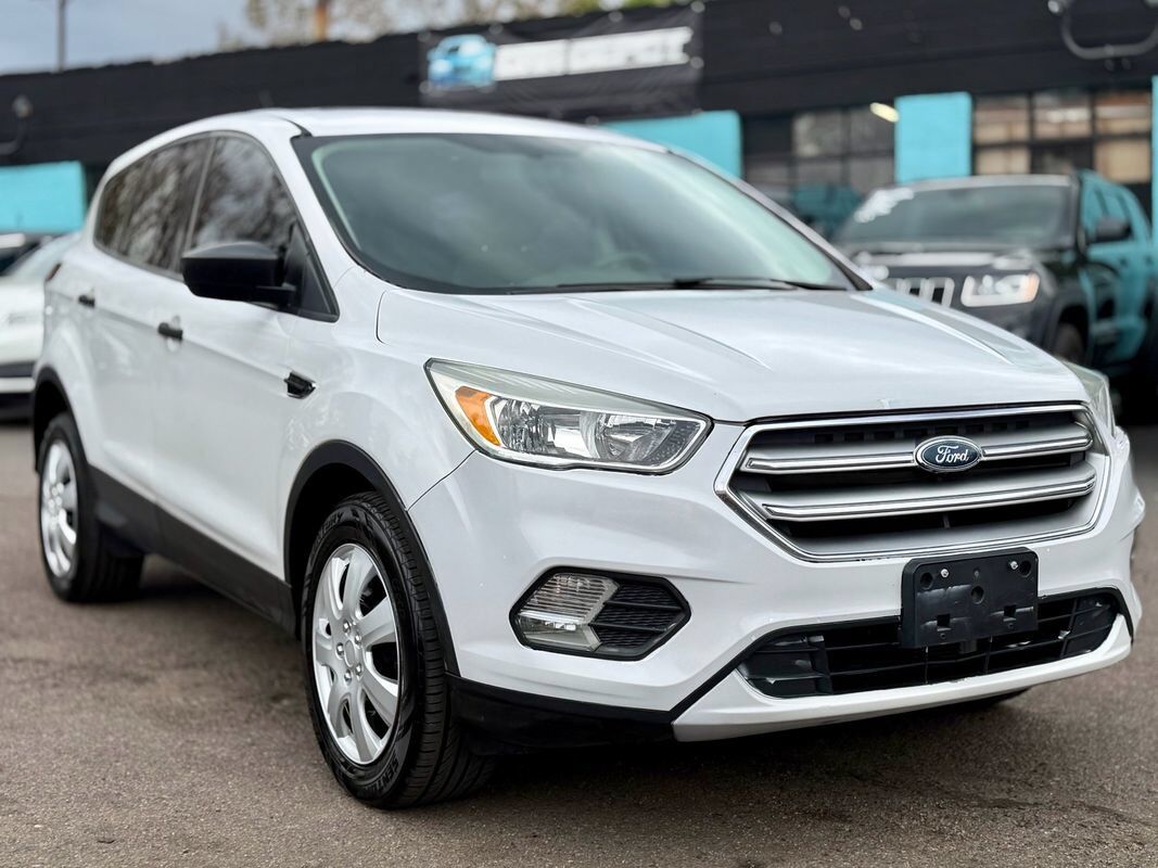 2017 FORD Escape