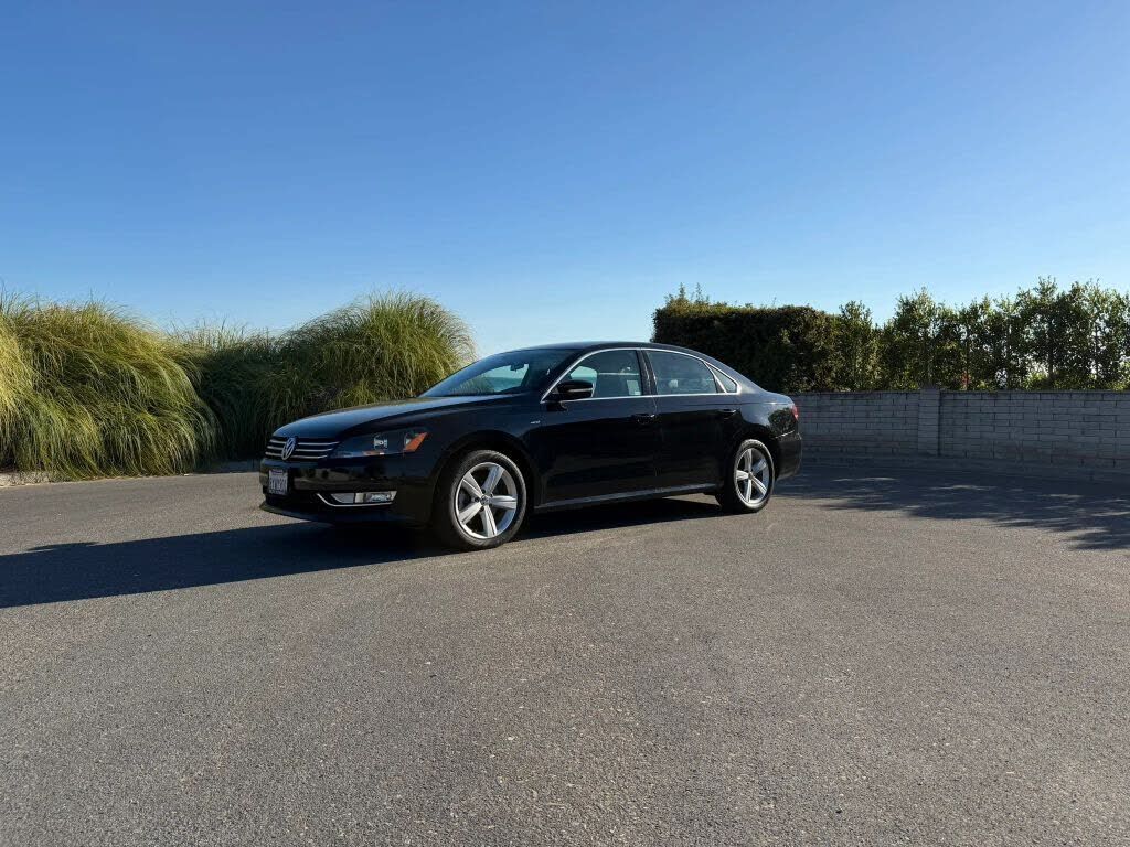 2015 VOLKSWAGEN Passat
