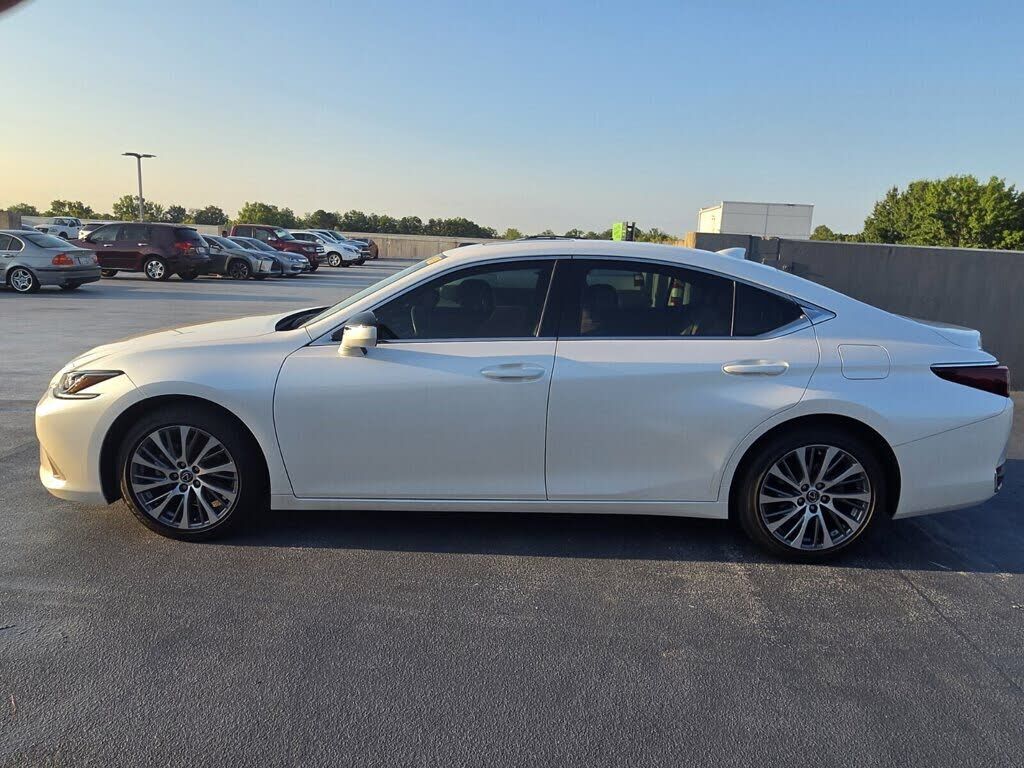 2021 Lexus ES / ES HYBRID