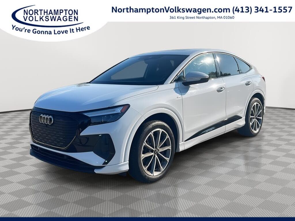 2022 AUDI Q4