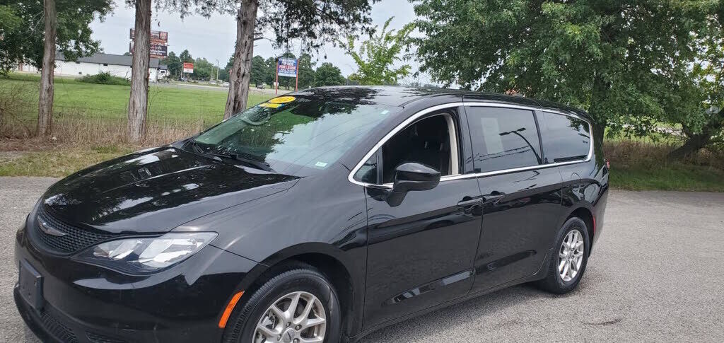 2024 CHRYSLER Voyager