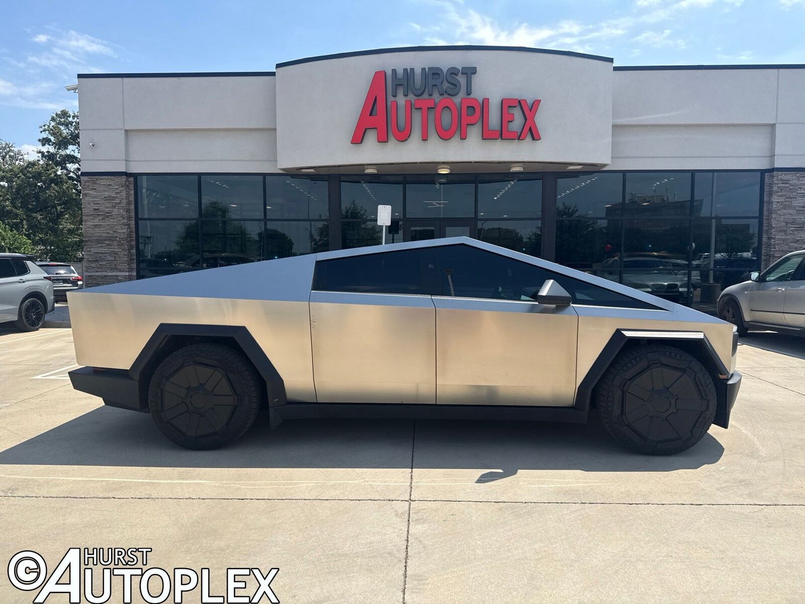 2024 TESLA Cybertruck