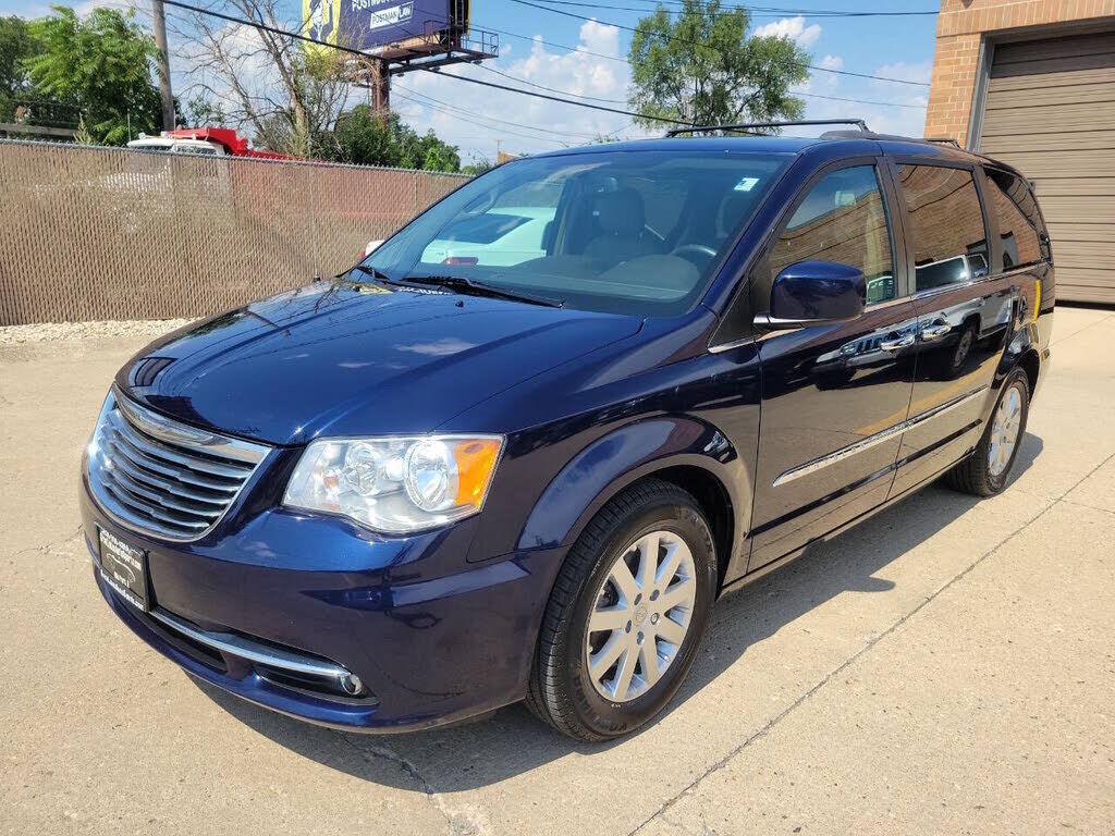 2016 CHRYSLER Town and Country