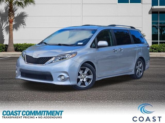 2017 TOYOTA Sienna